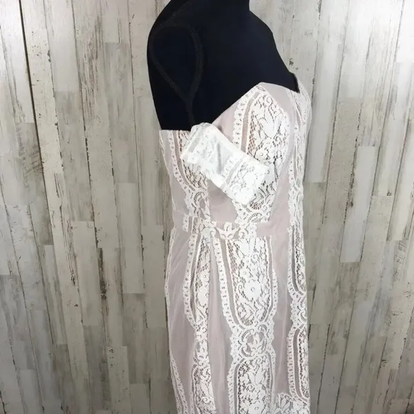 Adelyn Rae Lace Off Shoulder Dress Nude M L NWT v6x - Image 4