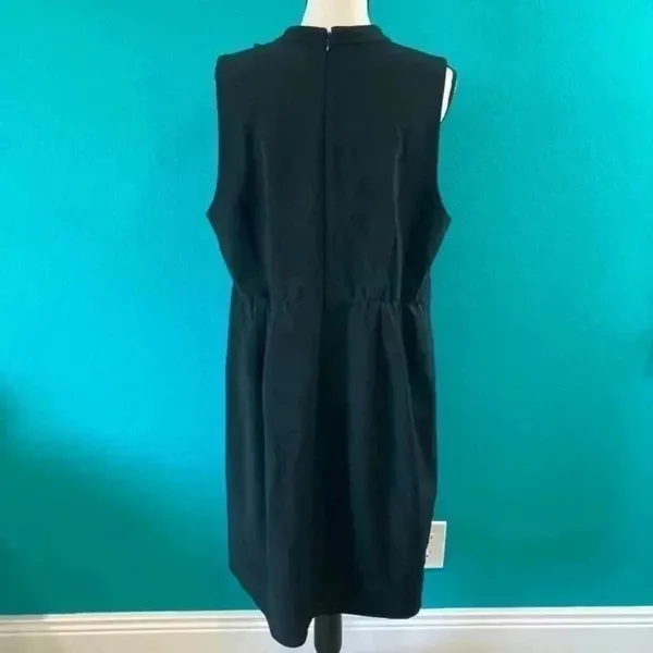 Eloquii black tie neck dress in size 16 - Image 4