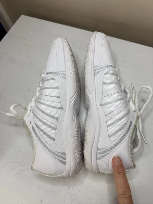 Varsity Miza+ White Cheer Shoes. Size 6.5 - Image 5