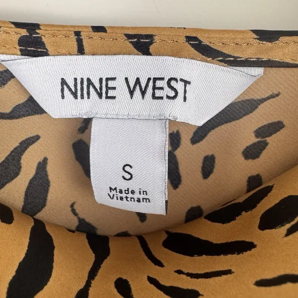 Nine West women's‎ Cowlneck Satin Cami medium - Image 5