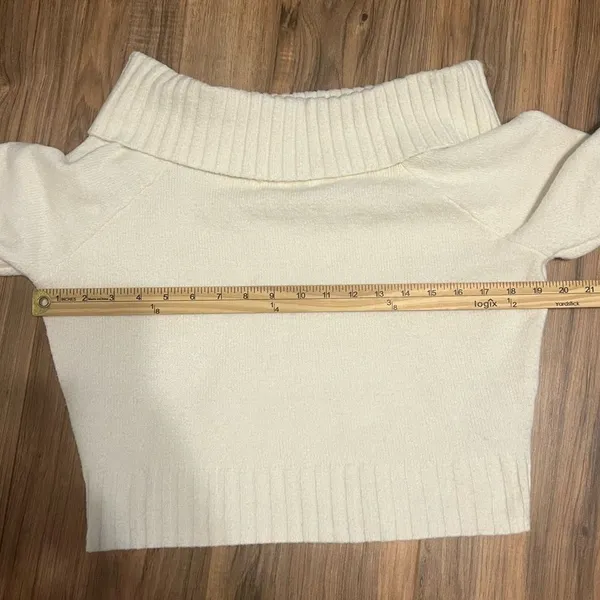 Hollister Off Shoulder Sweater Cream Cropped Knit Soft Girl Preppy Small - Image 7