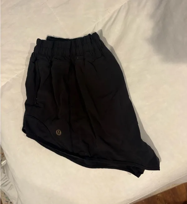 Black Lululemon Hotty Hot 2.5" - Image 3
