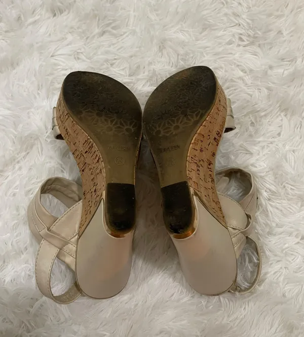 Nude Wedges Tan Size 7.5 - Image 3