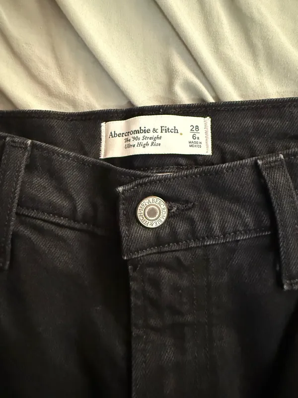 Abercrombie & Fitch 90s straight ultra high rise 28/6r - Image 2