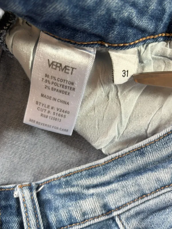 Vervet Bootcut Jeans Style V2440 Asymmetrical Hem Womens Size 31 - Image 6