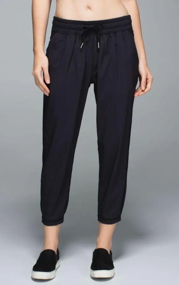 Lululemon Namaskar Crop Black 4 - Image 12