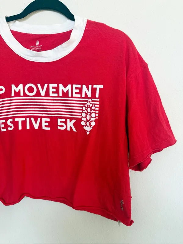 Free People Movement Festive 5K Crop Top Tee size Small - Image 3
