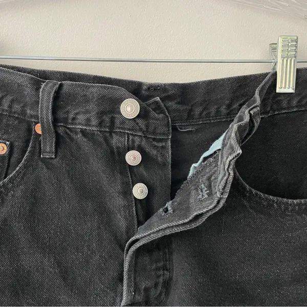 Levi's 501 Jean Shorts Black 27W - Image 4