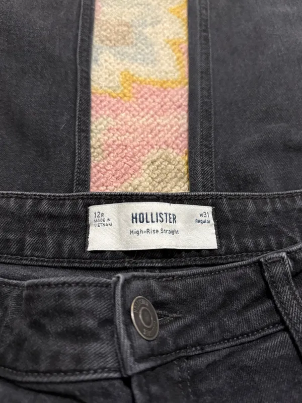 Hollister High Rise Straight Jean - Image 3