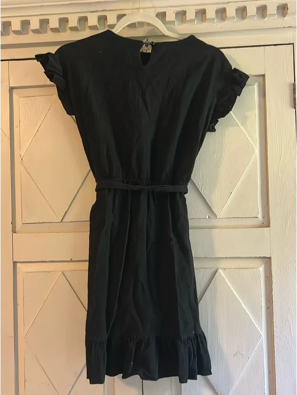 Black ruffle mini dress - Image 2