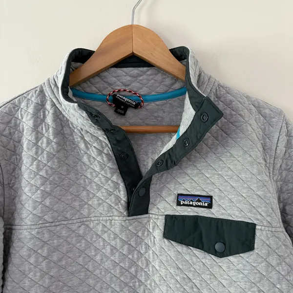 Patagonia Women's Pullover Organic Cotton Quilt Snap-T Grey Medium - Image 4