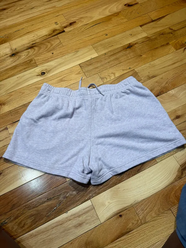 Comfortable Nike sweat shorts - Image 2