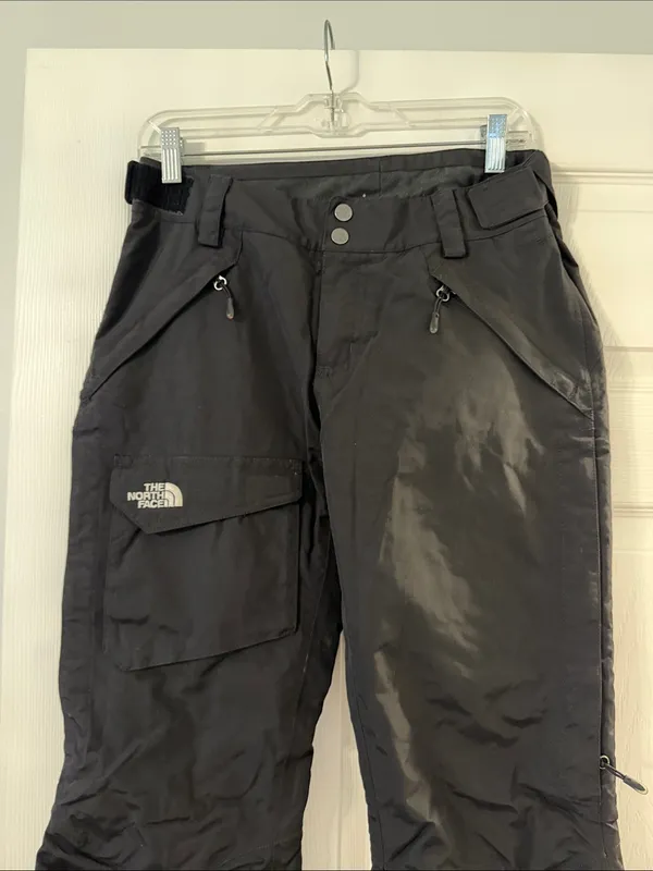 The North Face Black Ski Snow Pants size SP inseam 30” lots of pockets - Image 2