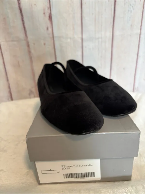 NIB Everlane The Day Mary Jane in Velvet - Image 9
