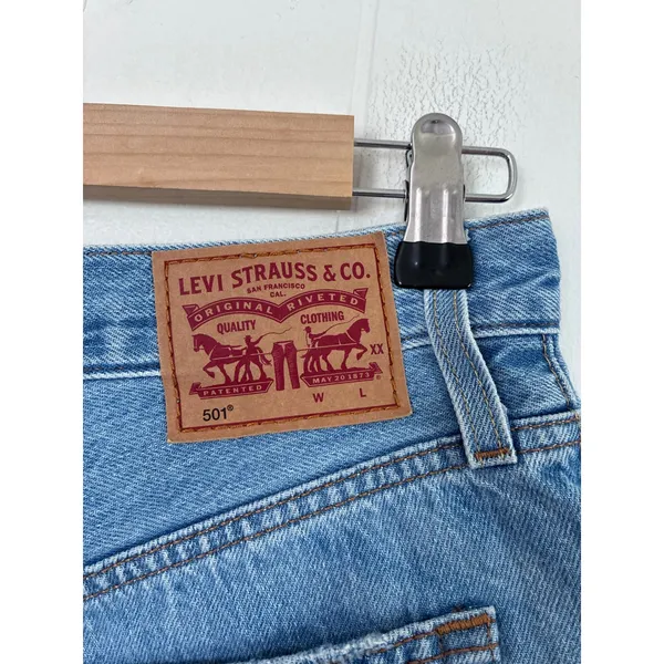 Levis 501 Original Cutoff Shorts W27 Medium Wash Distressed Denim - Image 3