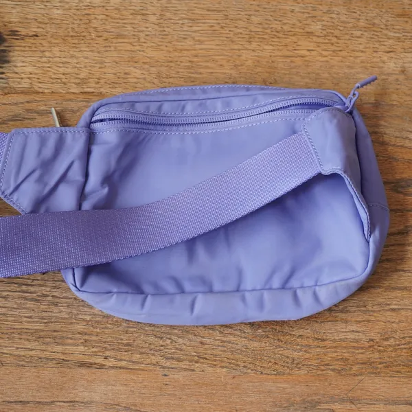 Lululemon O/S Everywhere Belt Bag 2L Purple Adjustable Strap Sporty Athleisure - Image 10