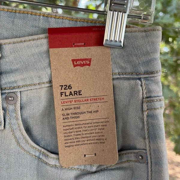 Levi’s Women's 726 High Rise Flare Jeans Light Wash Size 29/30. NEW! - Image 6