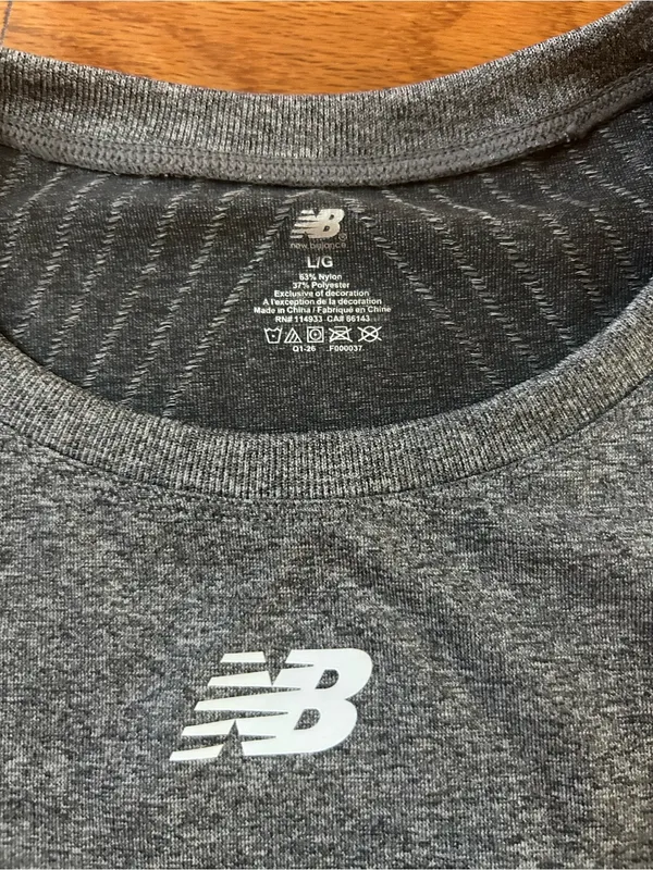 New Balance Gray Heather women Short Sleeve Performance Tee size L - Image 2