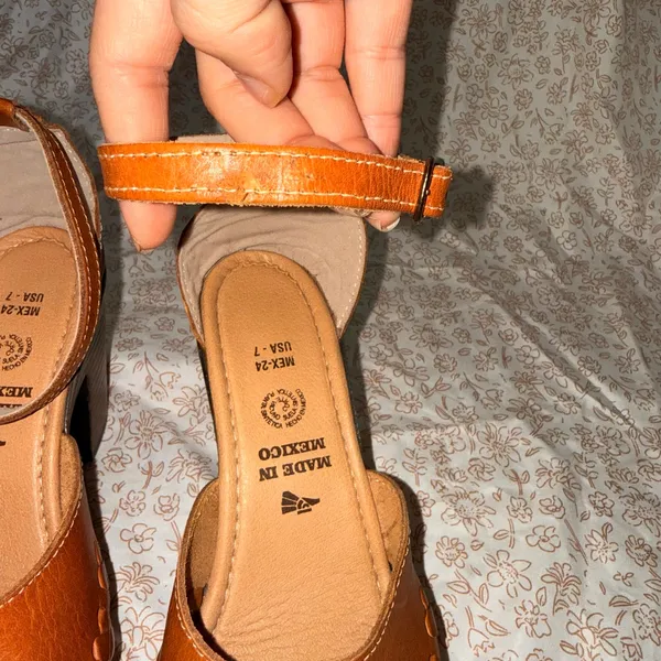 Mexican Heels Brown Size 7 - Image 5