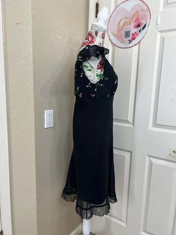 I.N. Studio Y2K Vintage Black Midi Dress with Pink Floral Embroidery - Image 2