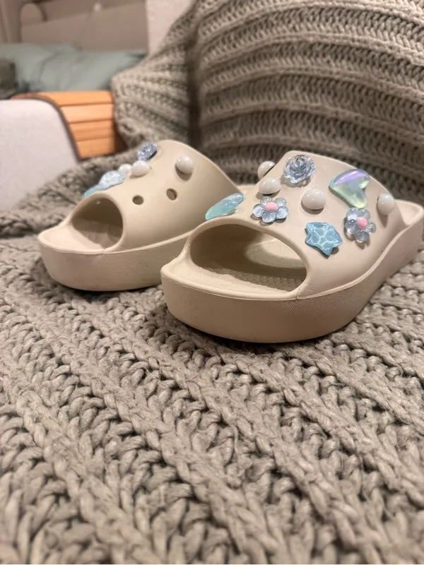 CROCS Classic Platform Slide with Charms - Image 2