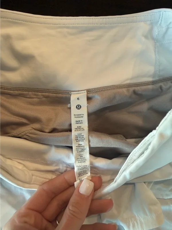 Lululemon Speed Shorts 2.5" - Image 3