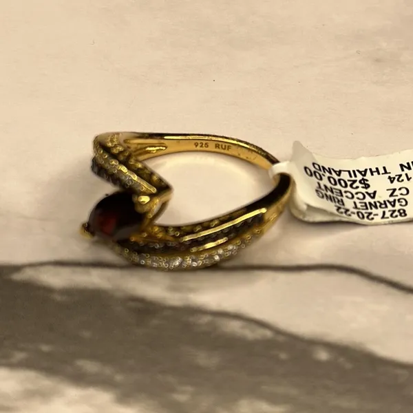 Genuine Garnet Ring Kohls Red/Gold size 7 Gold - Image 5