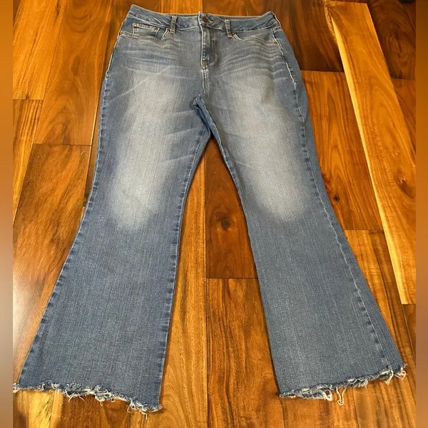 Boden Denim Flare Jeans - Image 3