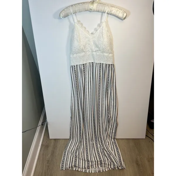 No Boundaries Juniors L White/Black Striped V-Neck Lace Smocked Maxi Dress - Image 12