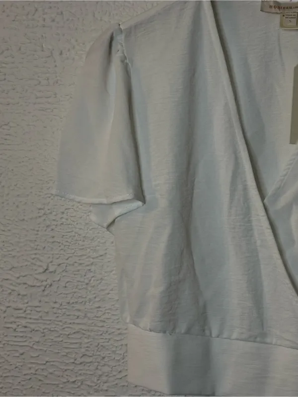 Monteau White Wrap Crop Top with Gold Buttons - Image 4