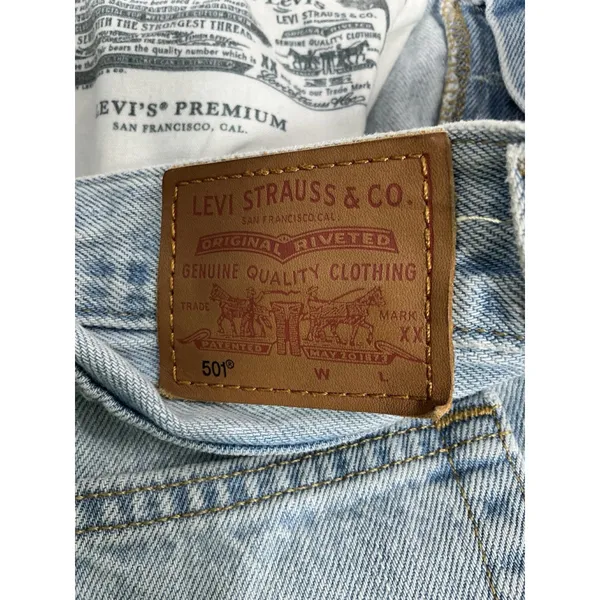 Levi's Womans 501 Light Blue Jeans 26x26 Button Fly Frayed Hem 0257/D-5 - Image 6