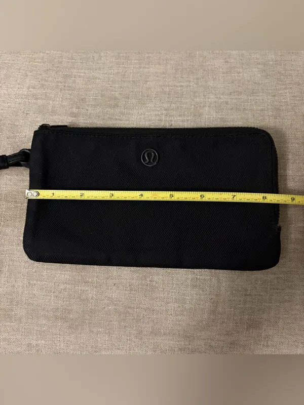 Lululemon Double Zipper Compartment Wristlet Black - Image 11