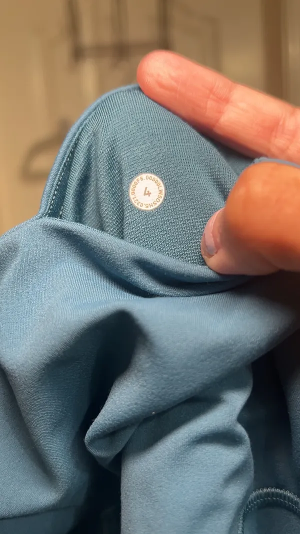 Lululemon Align 25" with pockets  - Image 4