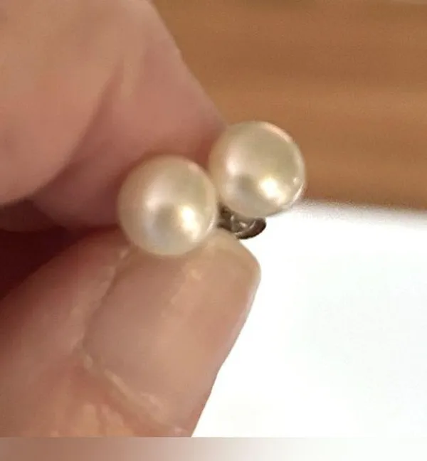 Women’s Creamy White Pearl Stud Earrings - Image 2