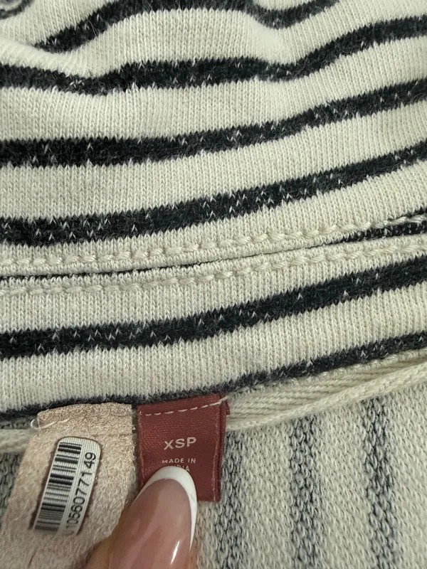 Anthropologie Sweatshirt Pilcro - Image 3