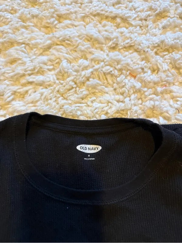 Old Navy Women's Black Thermal Long-Sleeve Shirt - Image 3