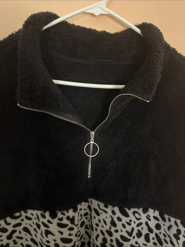 Women's Black & Gray Leopard Sherpa Half - Image 3