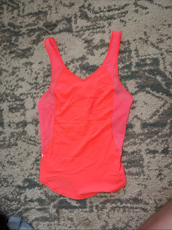 Lululemon Run with the Sun Neon Coral Tank Top Size 4 NWOT - Image 2