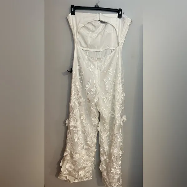 Lulu's Eternal Glamour White 3D floral jumpsuit‎ NWT Size XL - Image 6