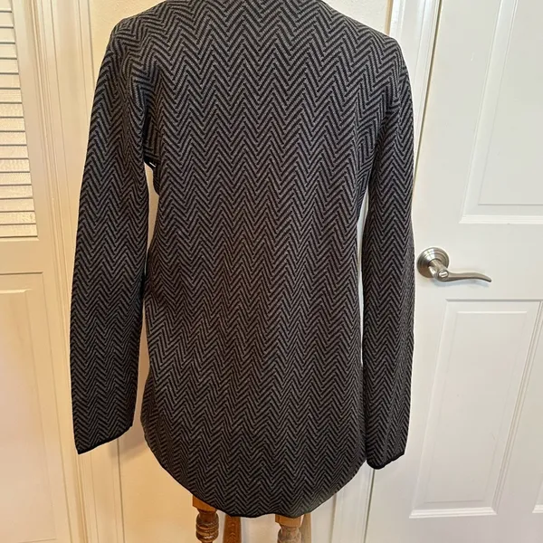 Vince Camuto Herringbone Black and Gray Cardigan Size Small NWOT - Image 5