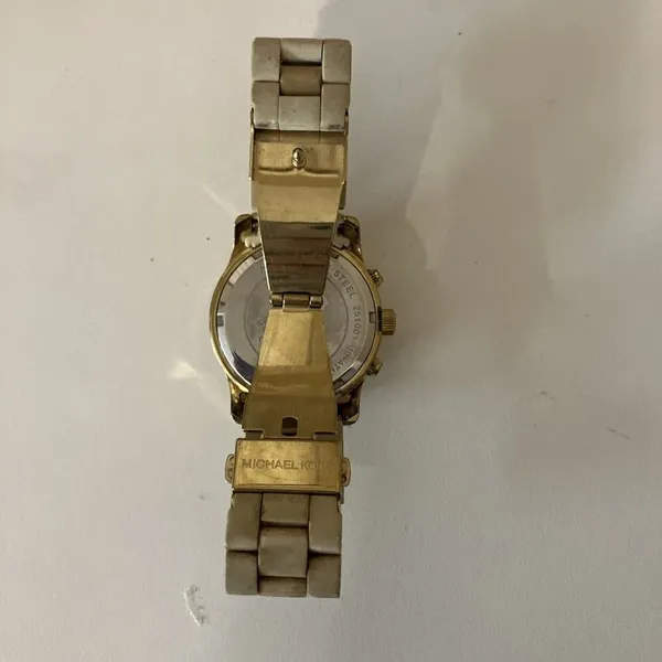 Michael Kors Watch Needs Battery And Can Be Used For Pieces - Image 6