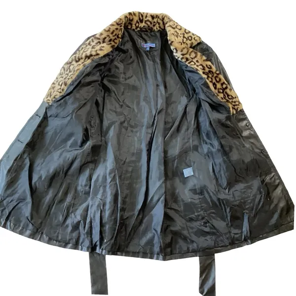 Endurance Vegan Leather Coat with Faux Leopard Collar - Image 6