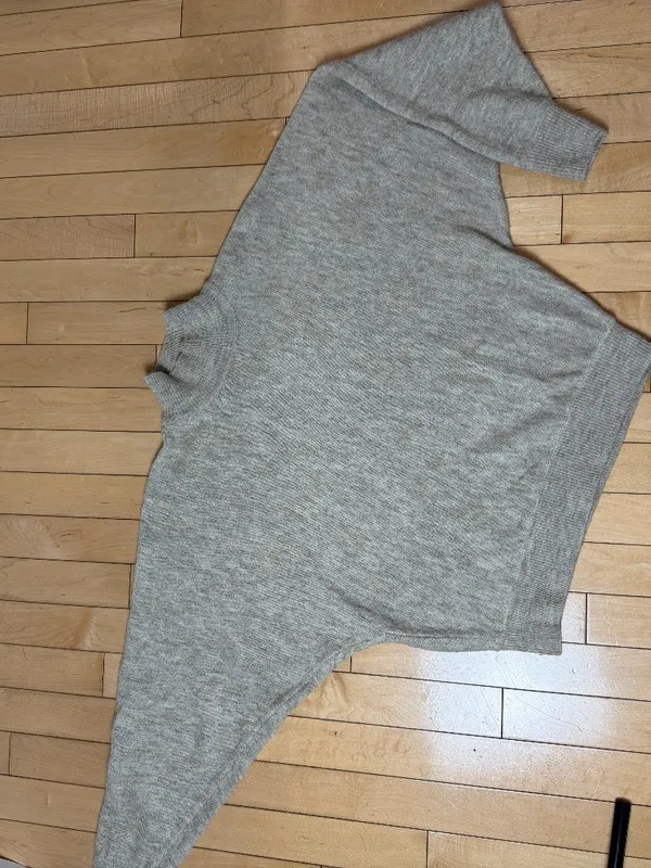 H&M Mock Neck Oatmeal Tan Bat Wing Sweater Neutral Size Small - Image 2