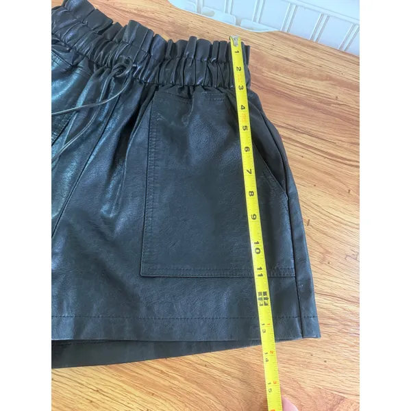 SCHHJZPJ Black Faux Leather Paperbag Waist Shorts XS‎ Pockets High Rise - Image 9