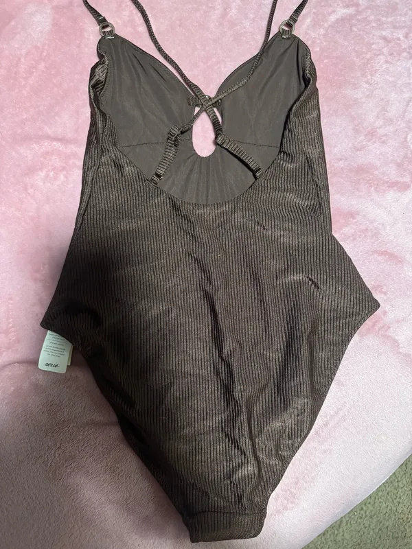 Aerie swim  - Image 9