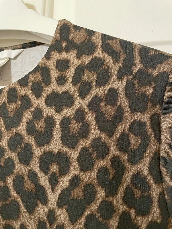 H&M Women’s Short Sleeve Brown Leopard Print Cheetah Stretch Fitted Top Size XL - Image 4