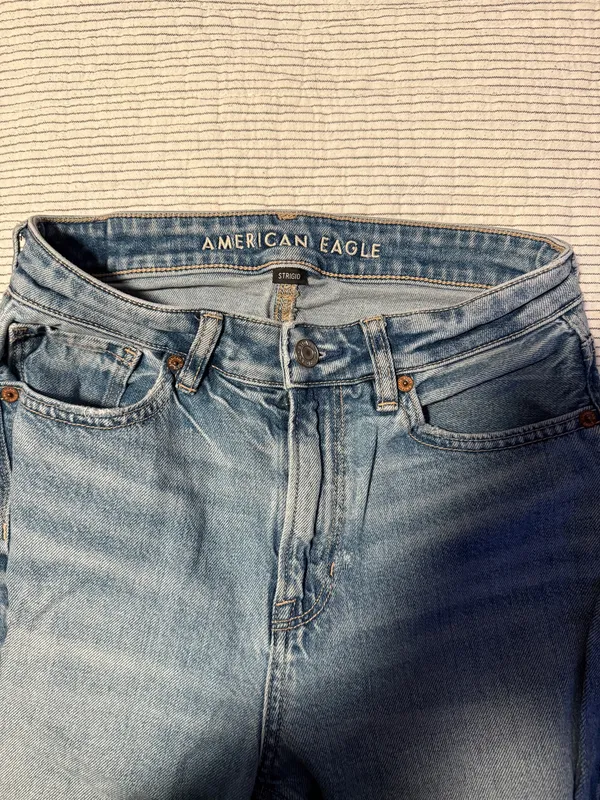 American Eagle Mom Jeans - Image 2