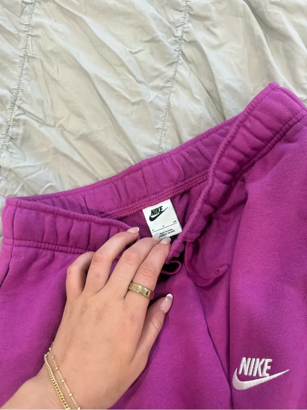 Nike sweat joggers S - Image 4