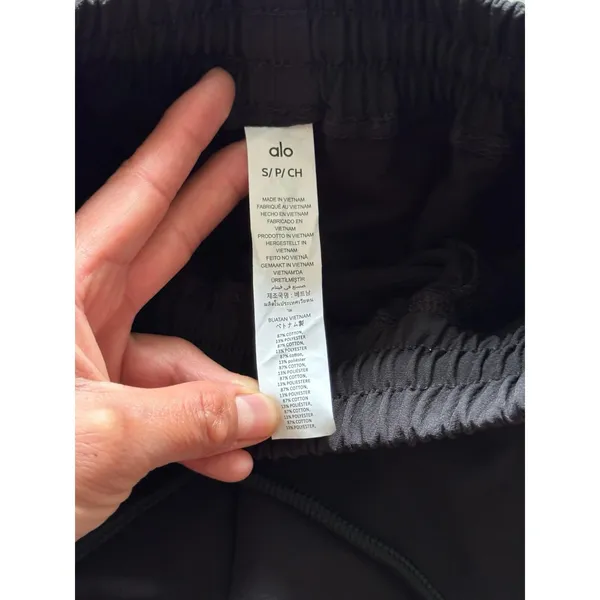 ALO Yoga Women's Alumni Black Nylon Pull-On Activewear Drawstring Shorts Sz S - Image 4