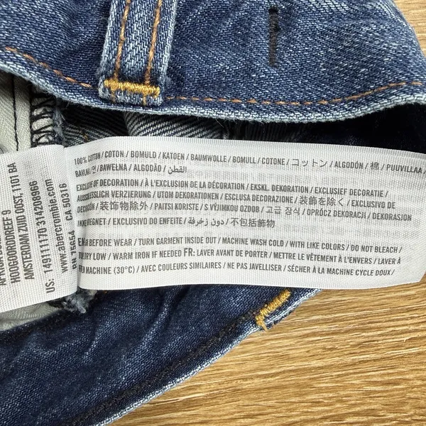Abercrombie & Fitch High Rise Distressed Denim Shorts Women's Size 25 Raw Hem - Image 5